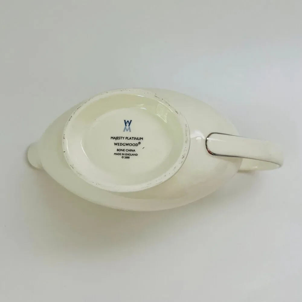WEDGWOOD Majesty Platinum Gravy Sauce Boat